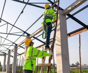 8 Best Workplace Ladder Safety Tips and Regulations