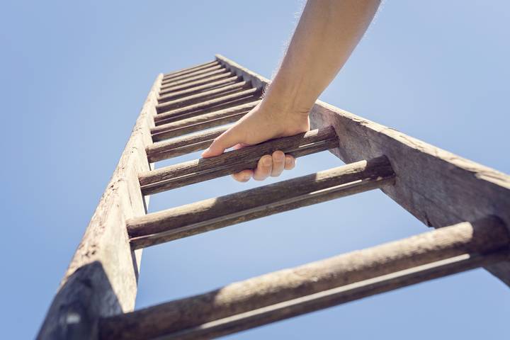 Do not overreach when using the ladder.