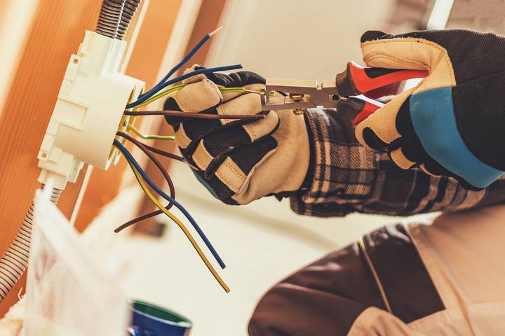 Safety Rule - Maximize electrical safety with workplace equipment